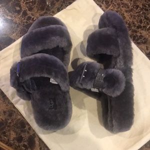 - NWT UGG  Size 8 , indoor/outdoor slippers. Furry Grey material/rubber so…